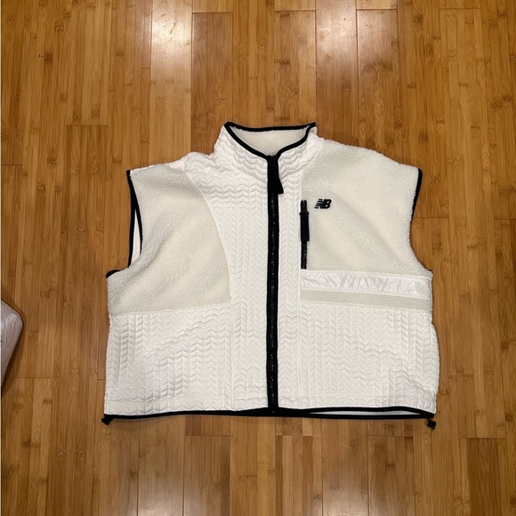 New Balance Jackets & Blazers - EUC New Balance Vest